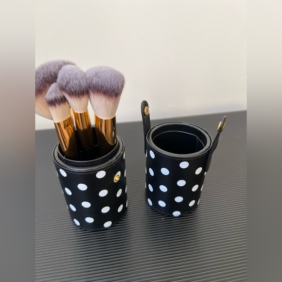 NEW Isaac Mizrahi Multi Brush Set Makeup Travel FabFitFun - Picture 6 of 6
